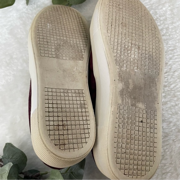 Steve Madden Burgundy Gills Crushed Velvet Platform Slip-on Sneakers - Picture 10 of 11